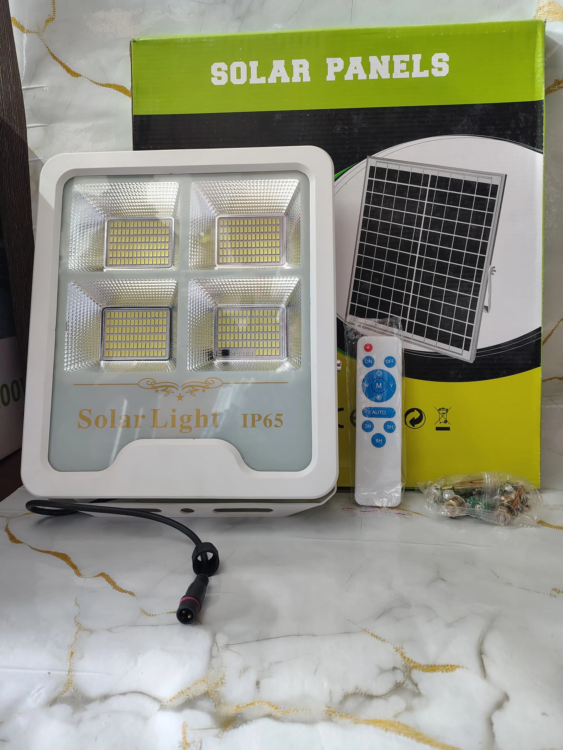 200W Solar Flood Light (Long Backup)